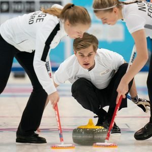 Curling image