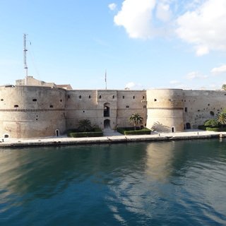 Taranto image