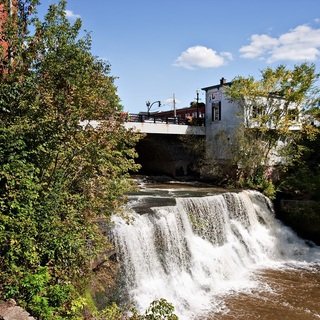 Chagrin Falls image